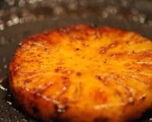 Ananas rôti au gingembre