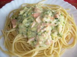 pates-au-saumon-et-courgettes