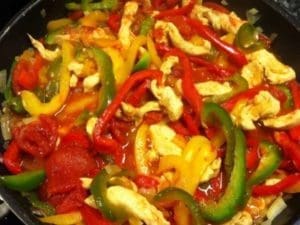 Poulet aux trois poivrons