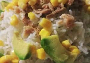 Salade de riz au thon et l’avocat
