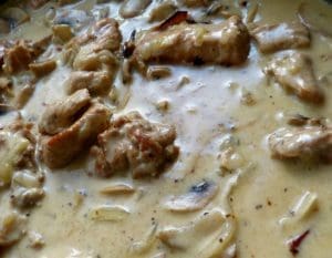 Sauté de veau aux champignons et à la crème